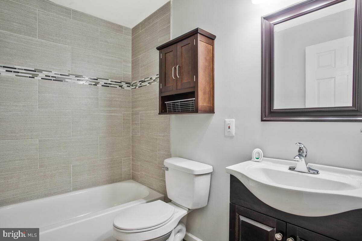 COLONIAL DRIVE - Residential