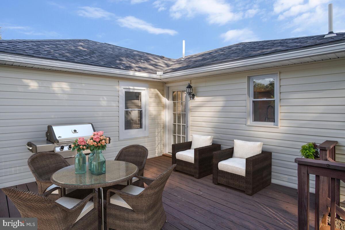 COLONIAL DRIVE - Residential