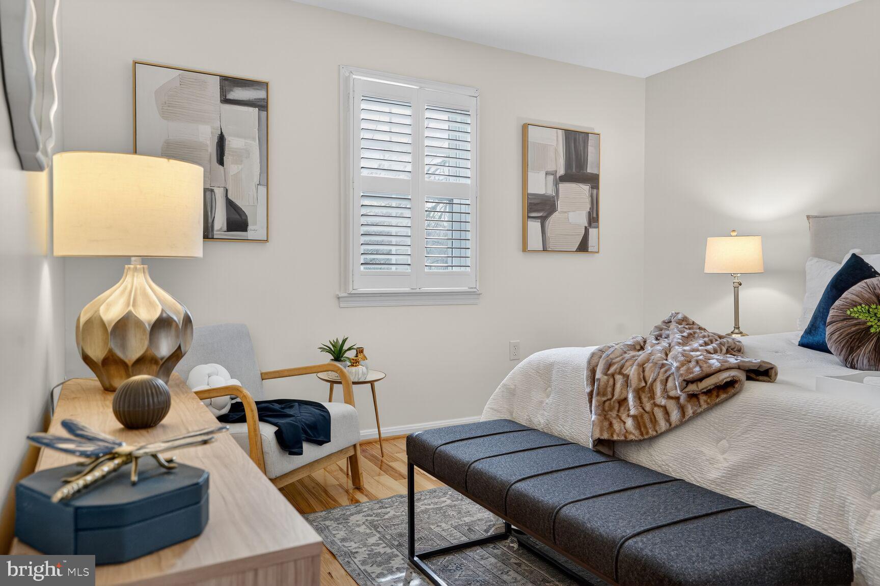 HERITAGE SQUARE - Residential Lease