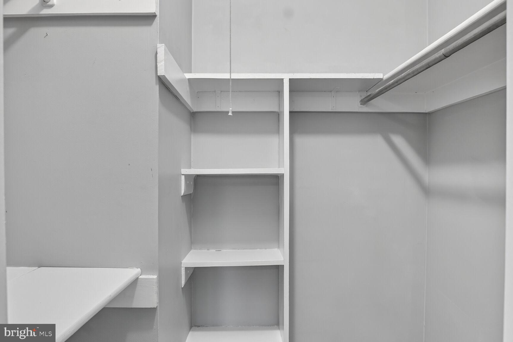 HERITAGE SQUARE - Residential Lease