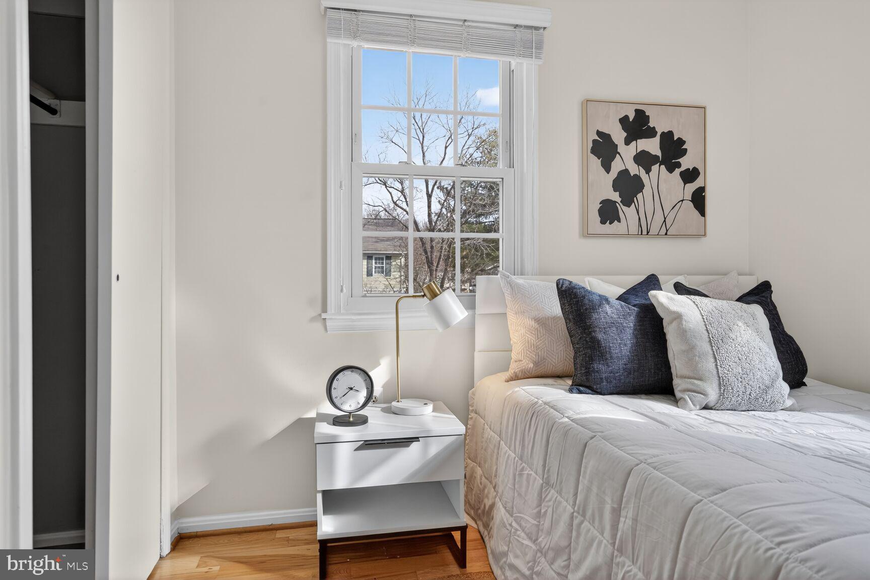 HERITAGE SQUARE - Residential Lease