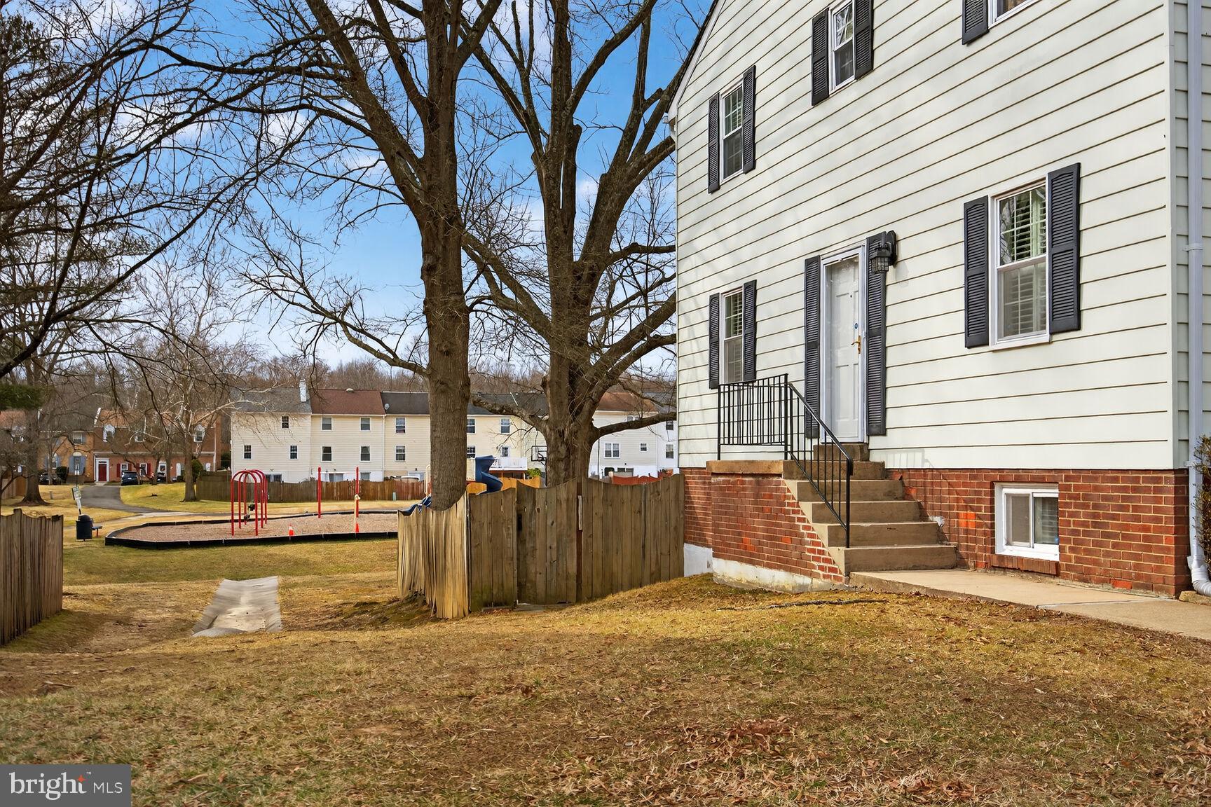 HERITAGE SQUARE - Residential Lease