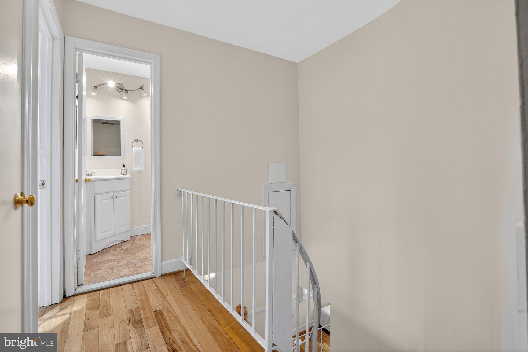 HERITAGE SQUARE - Residential Lease