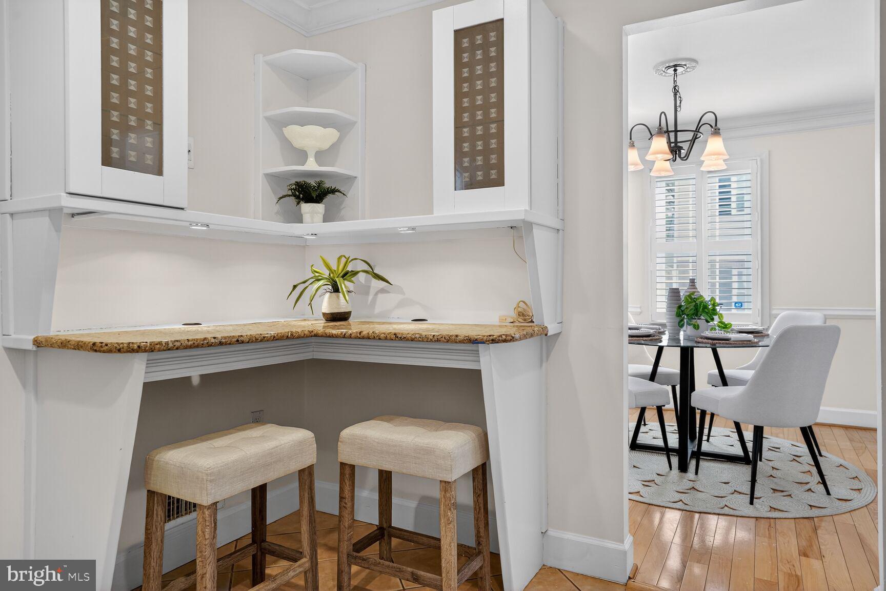 HERITAGE SQUARE - Residential Lease