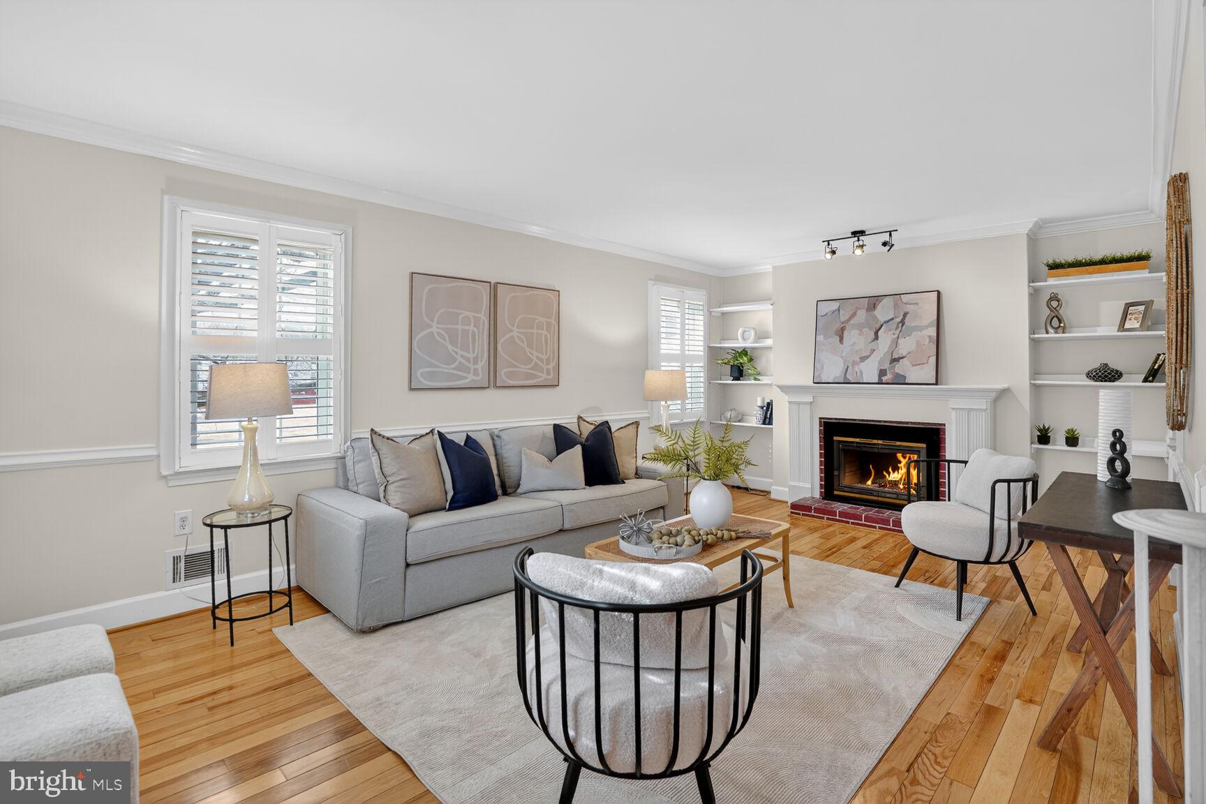 HERITAGE SQUARE - Residential Lease