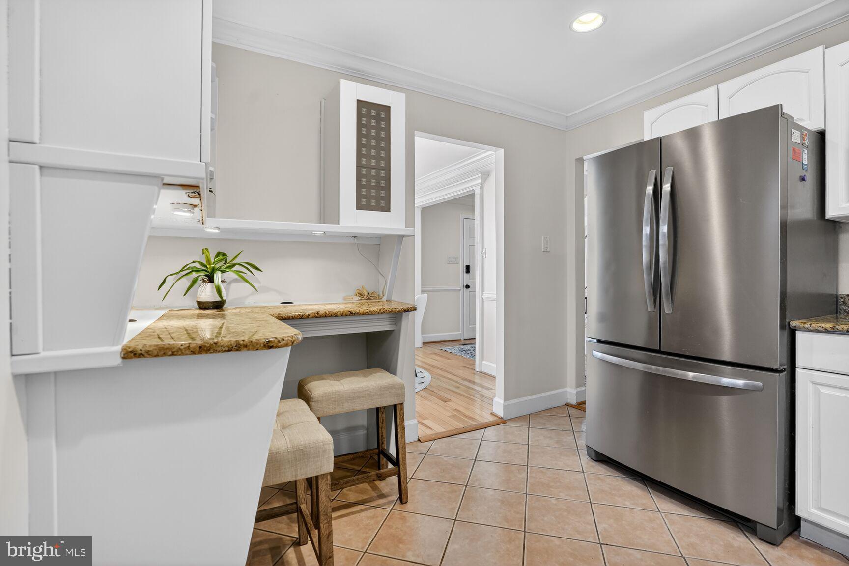 HERITAGE SQUARE - Residential Lease