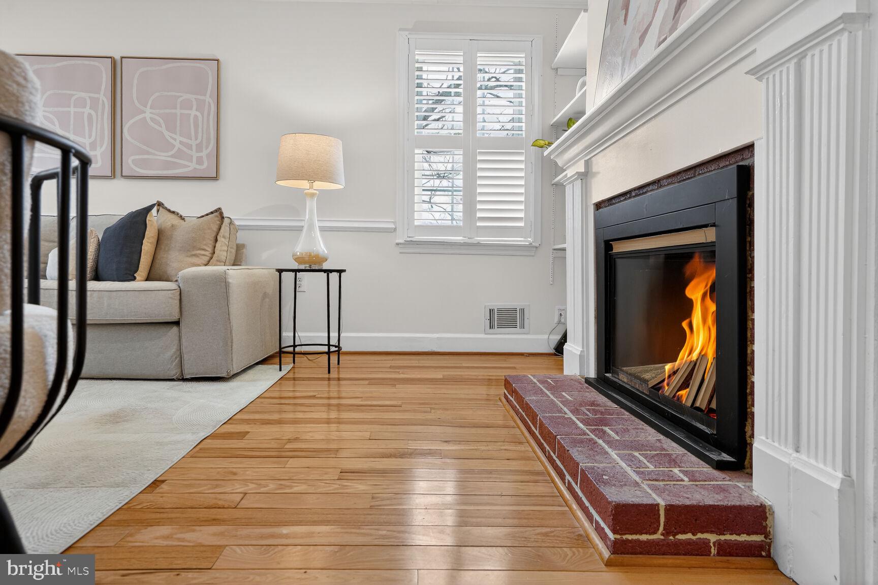 HERITAGE SQUARE - Residential Lease