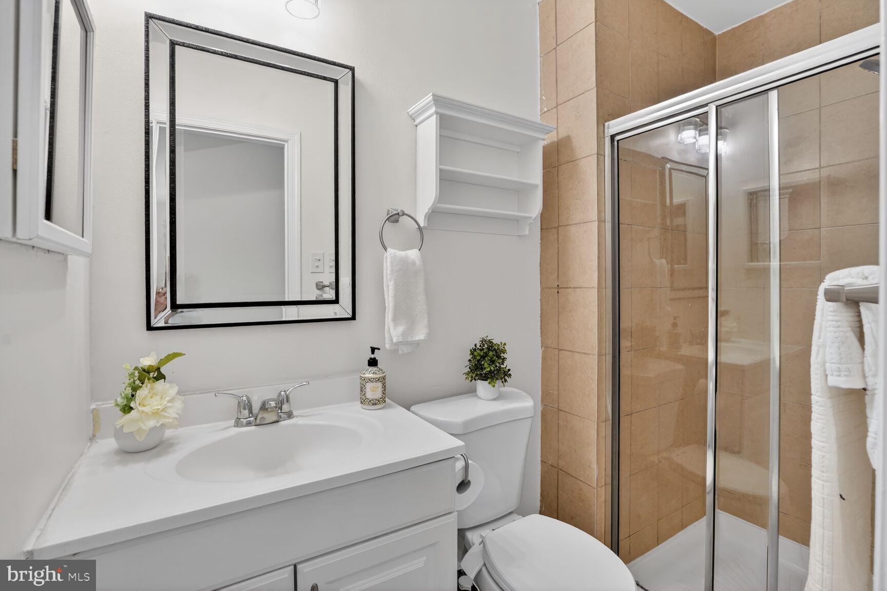 HERITAGE SQUARE - Residential Lease