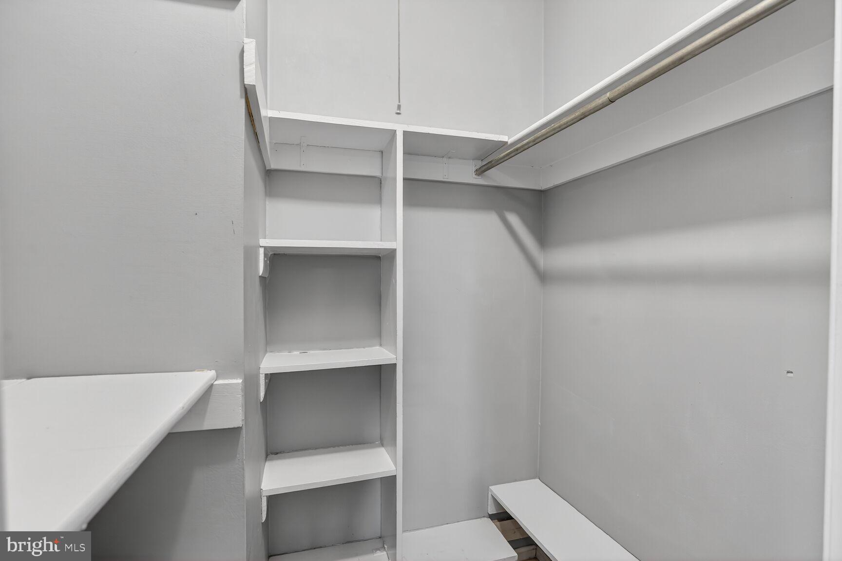 HERITAGE SQUARE - Residential Lease