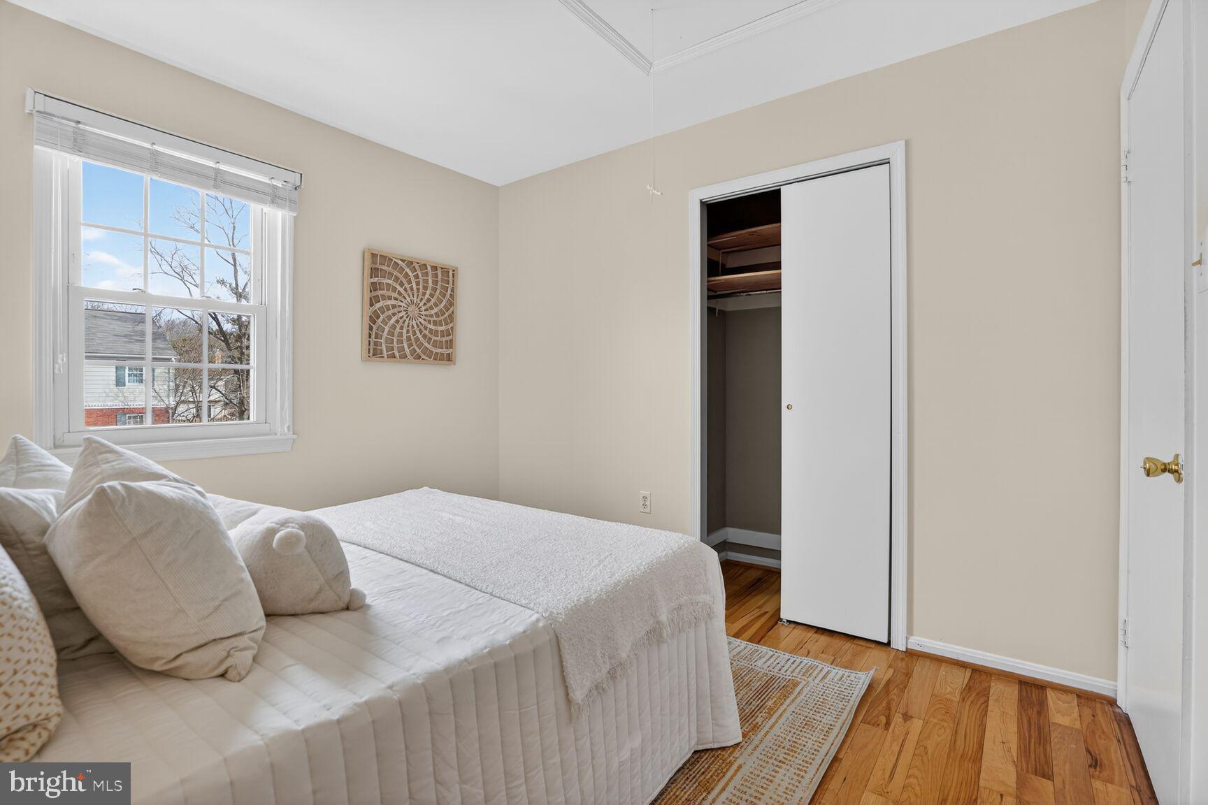 HERITAGE SQUARE - Residential Lease