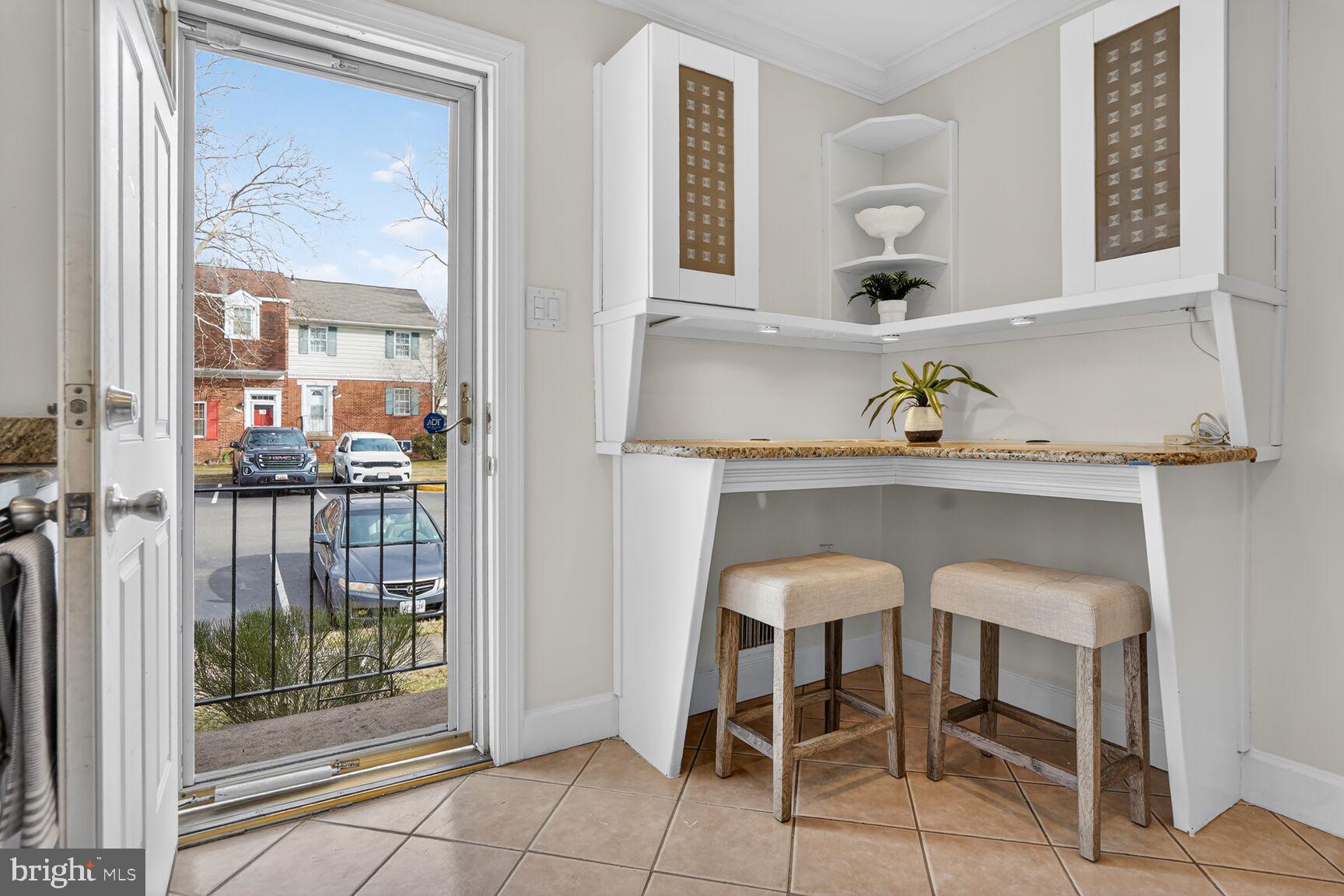 HERITAGE SQUARE - Residential Lease