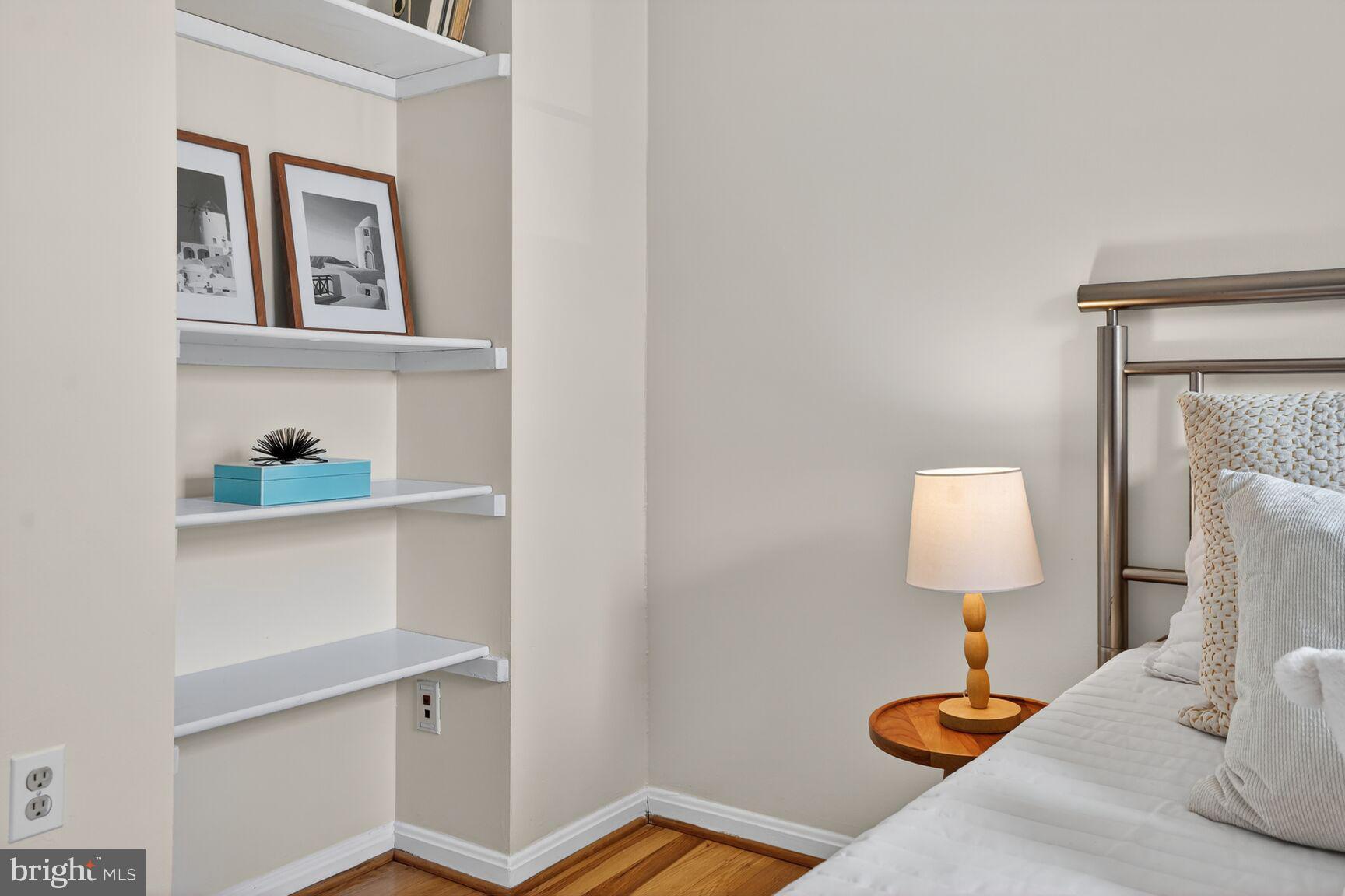 HERITAGE SQUARE - Residential Lease