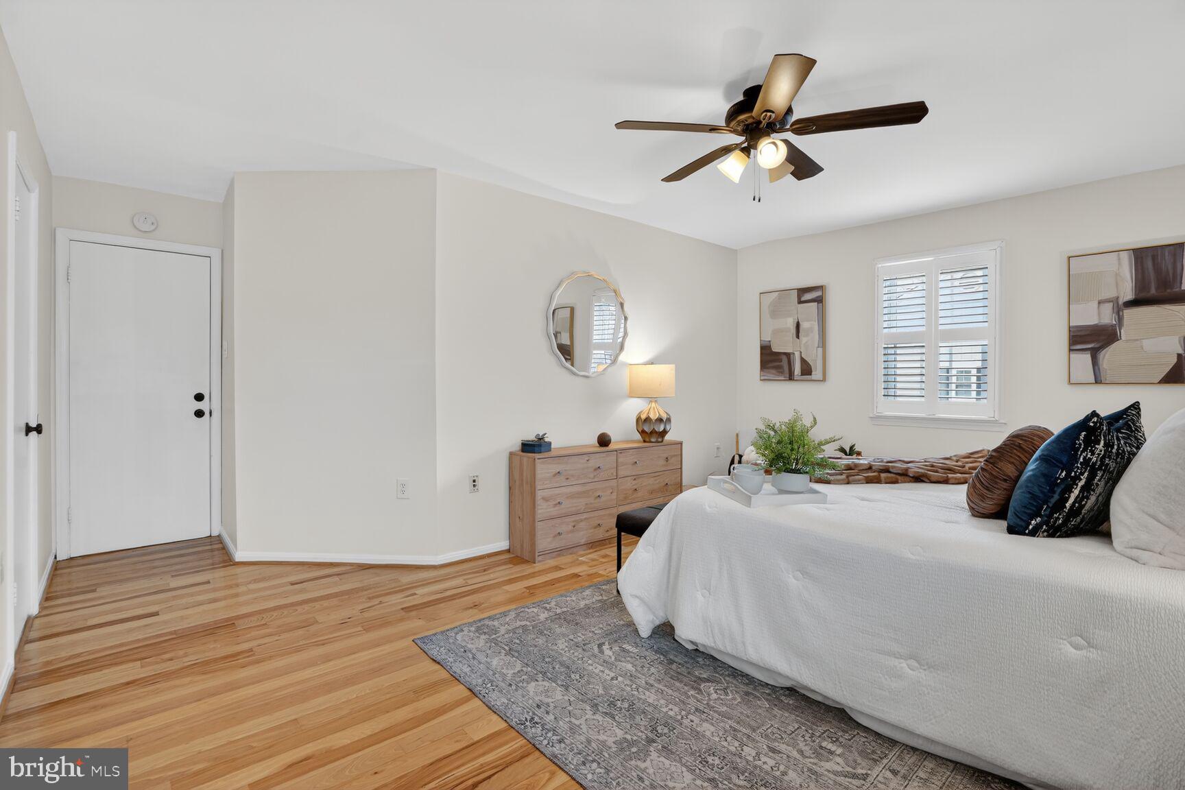 HERITAGE SQUARE - Residential Lease