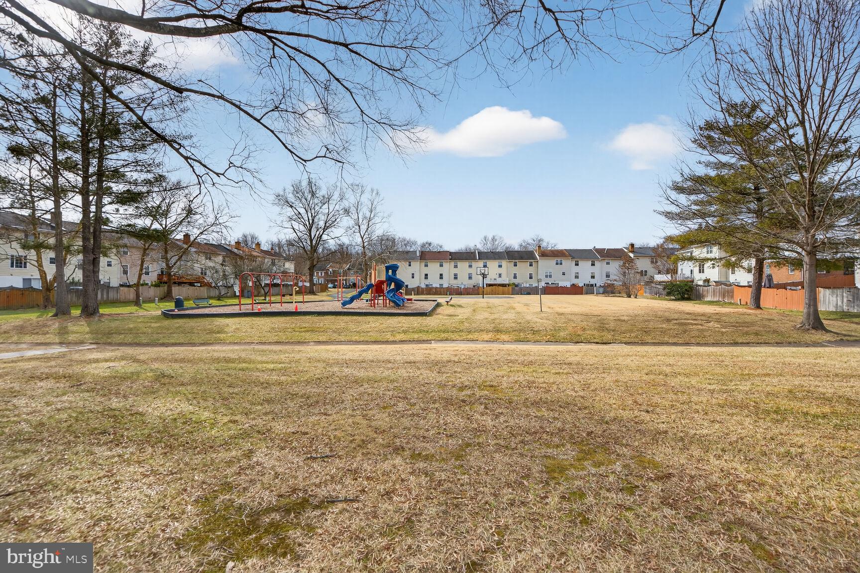 HERITAGE SQUARE - Residential Lease