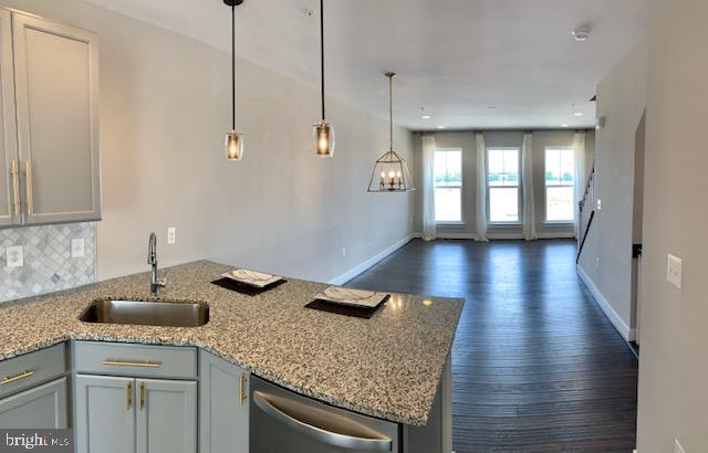 BRAMBLETON TOWN CENTER - Residential Lease