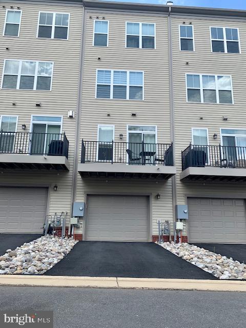 BRAMBLETON TOWN CENTER - Residential Lease