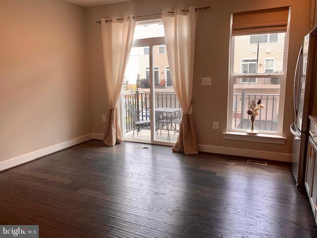 BRAMBLETON TOWN CENTER - Residential Lease