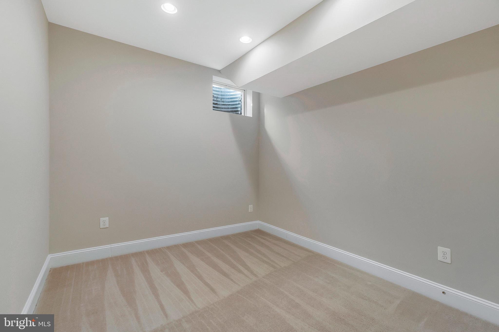 RIVER CREEK - Residential