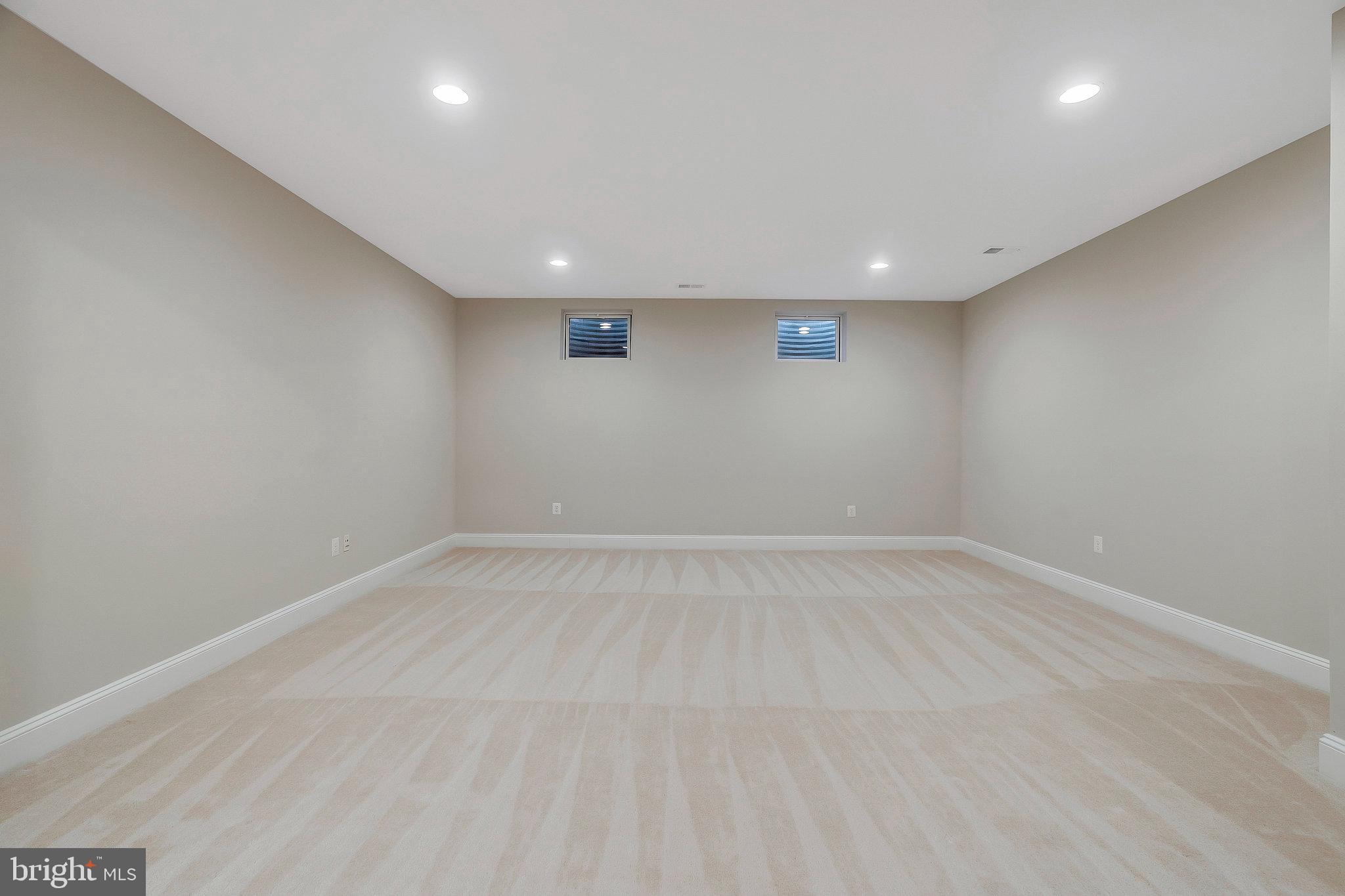 RIVER CREEK - Residential