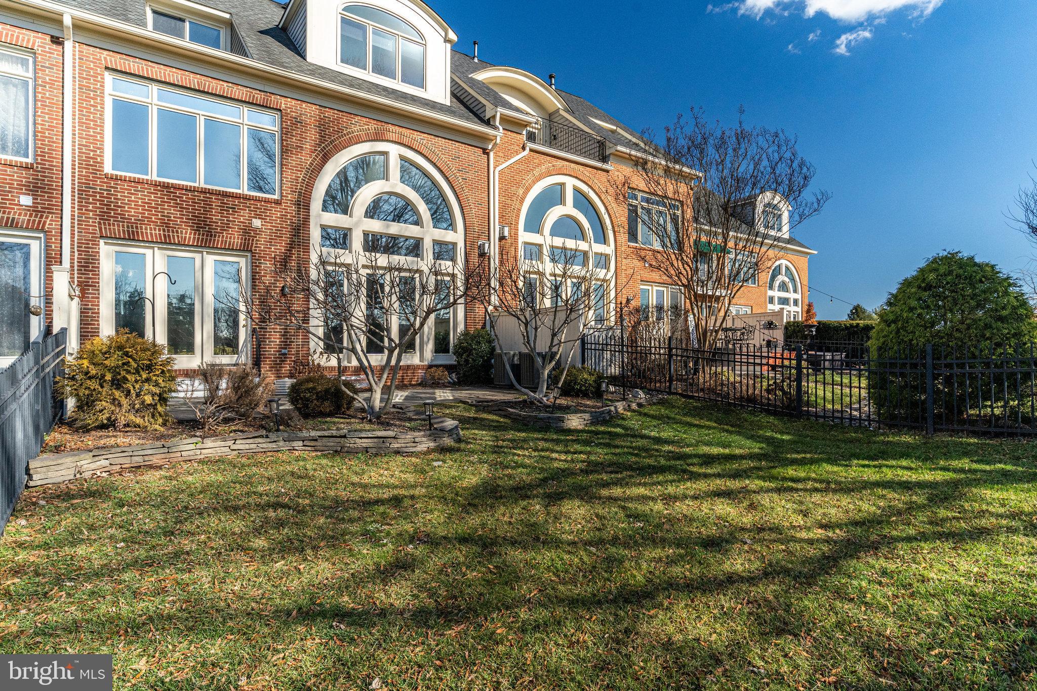 RIVER CREEK - Residential