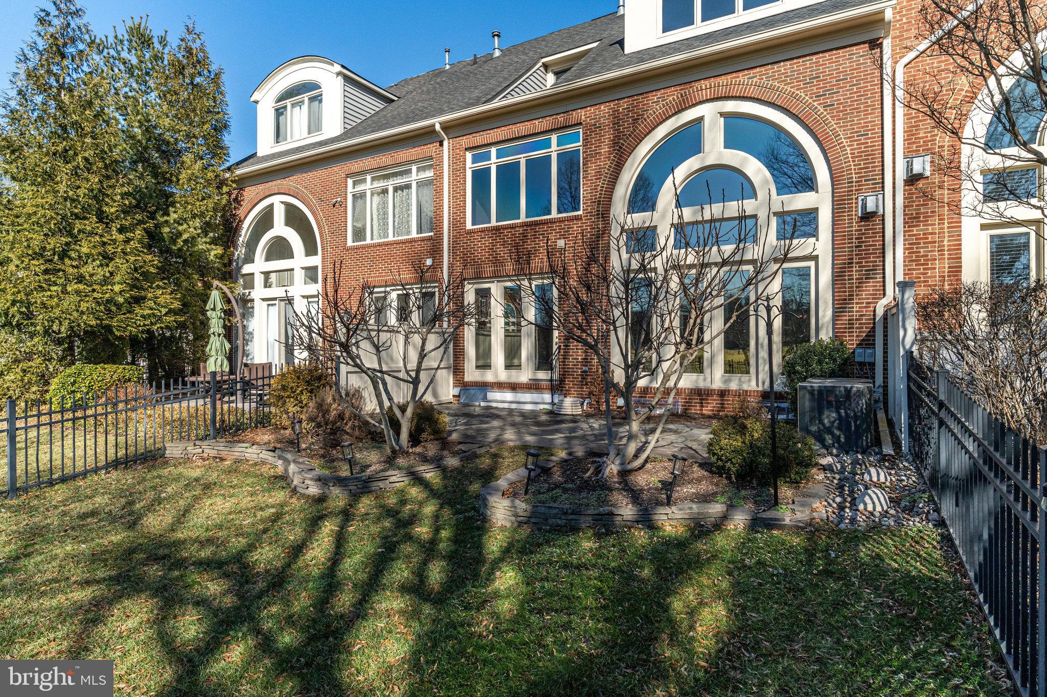 RIVER CREEK - Residential