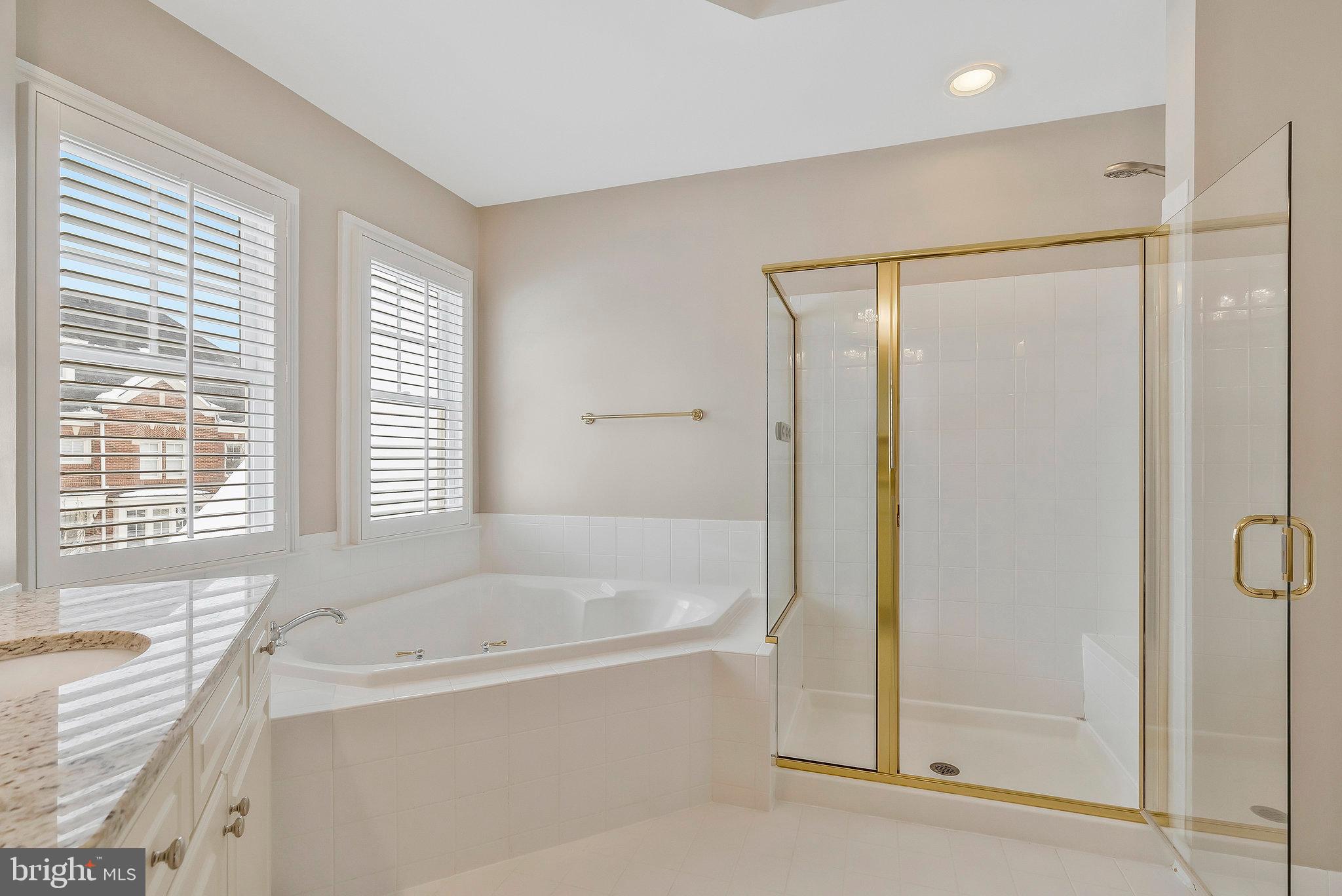 RIVER CREEK - Residential