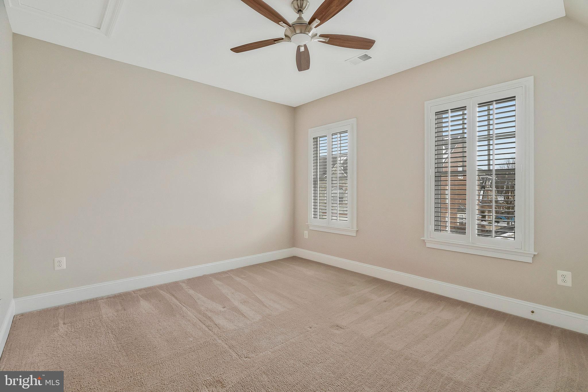 RIVER CREEK - Residential