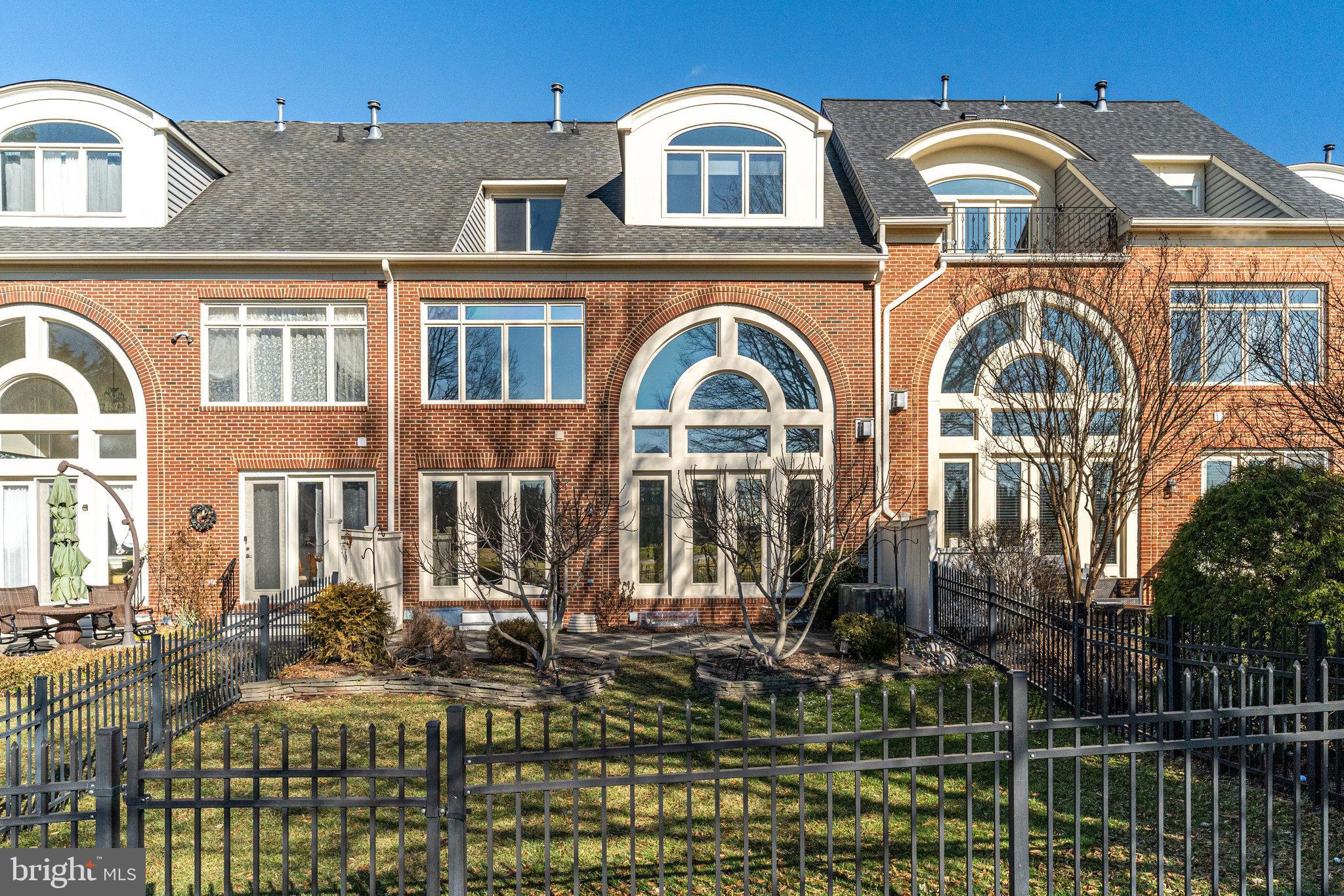 RIVER CREEK - Residential