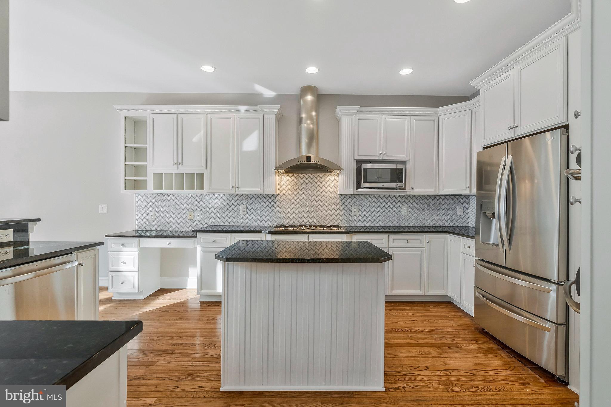 RIVER CREEK - Residential