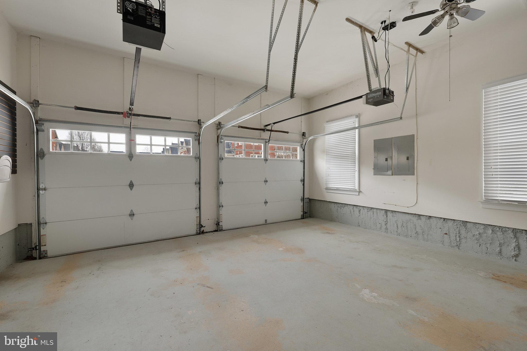 RIVER CREEK - Residential