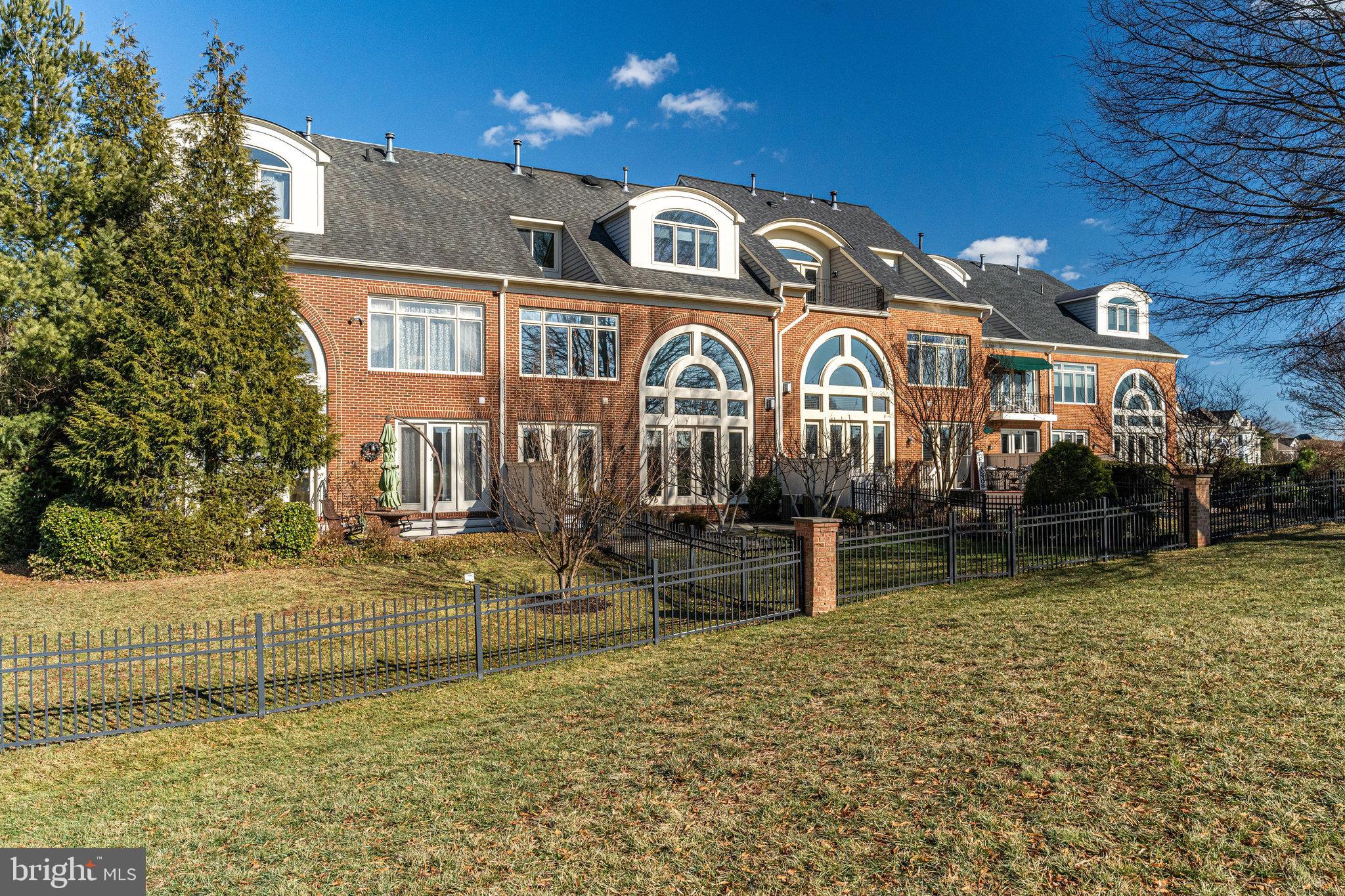 RIVER CREEK - Residential