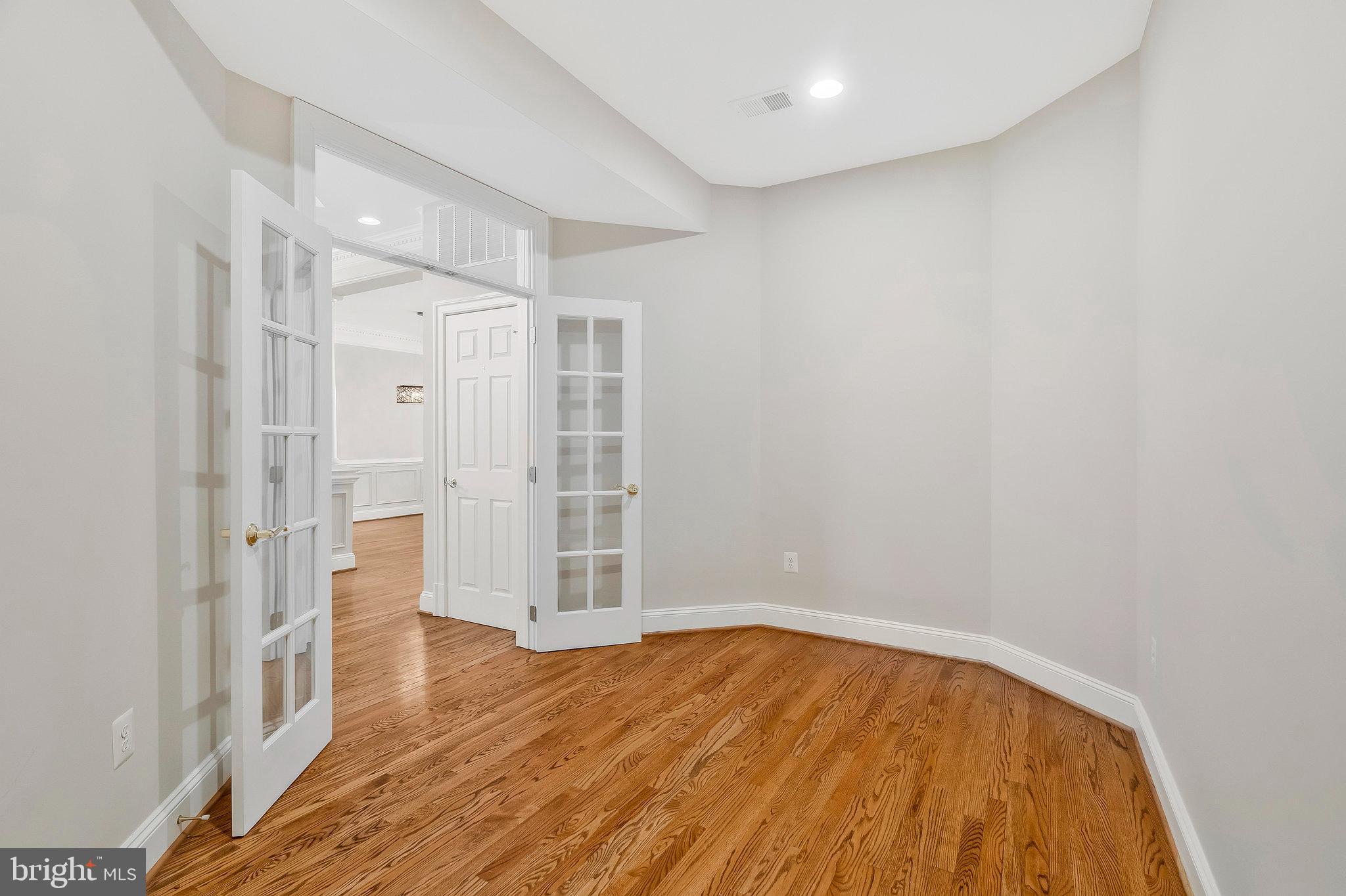 RIVER CREEK - Residential