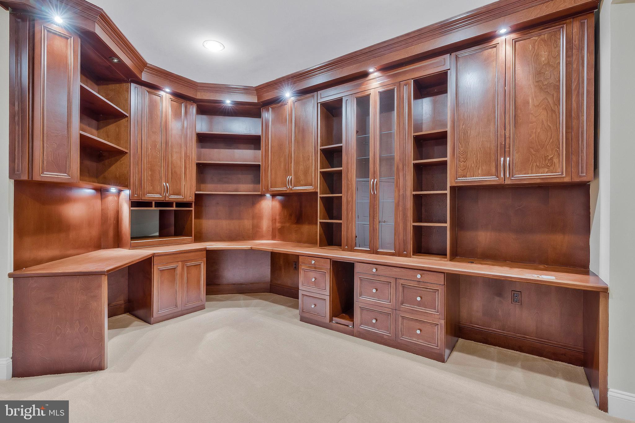 RIVER CREEK - Residential