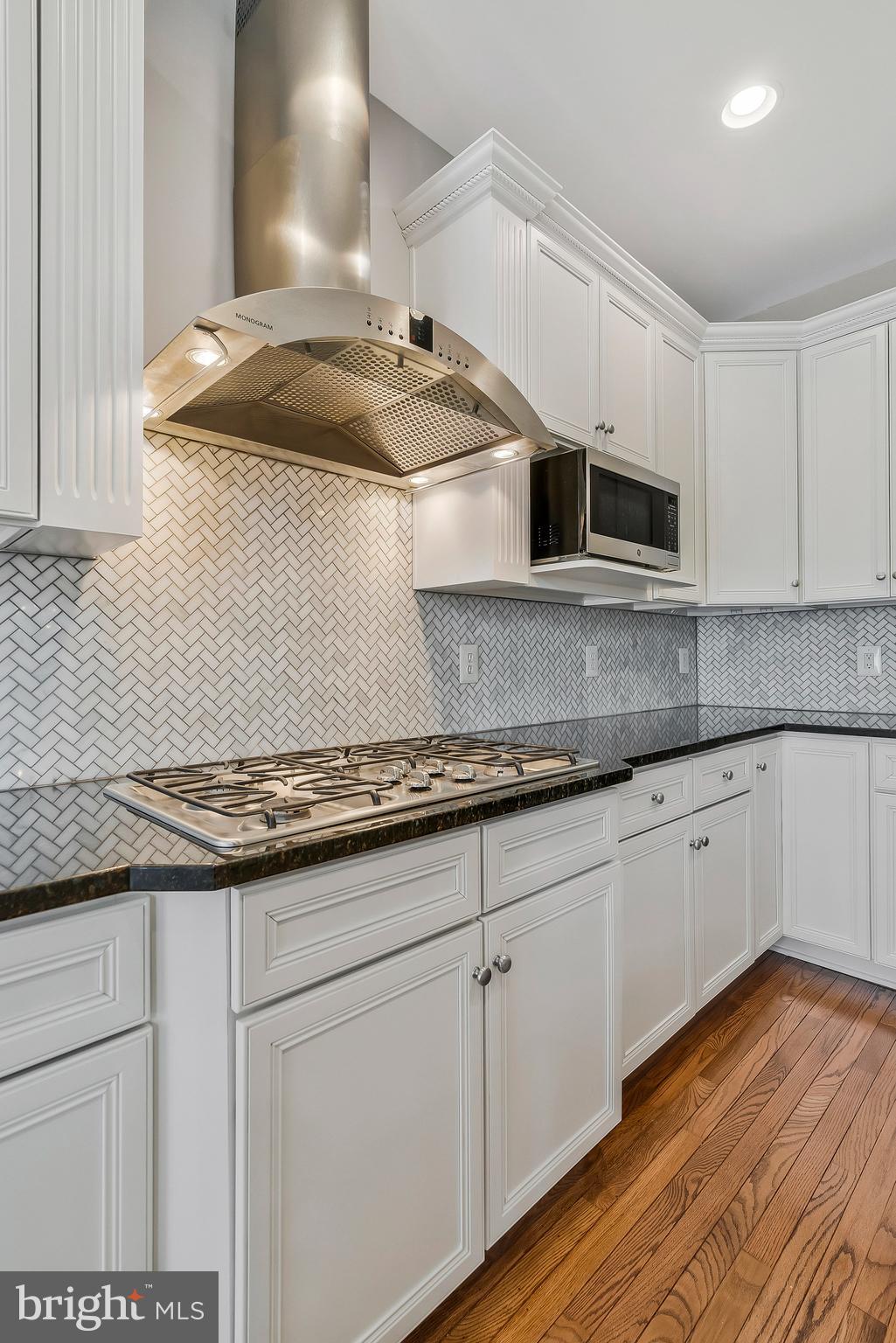 RIVER CREEK - Residential