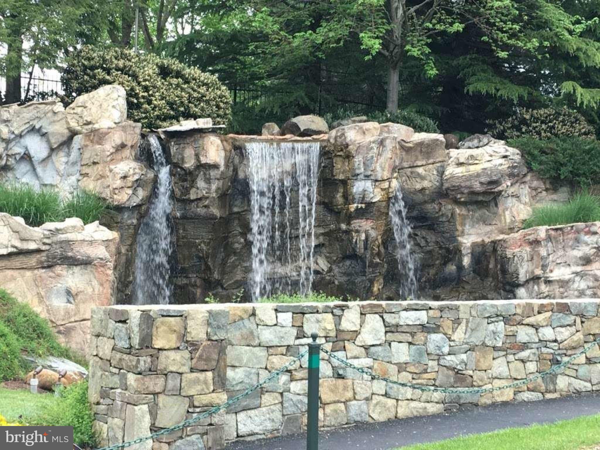 RIVER CREEK - Residential