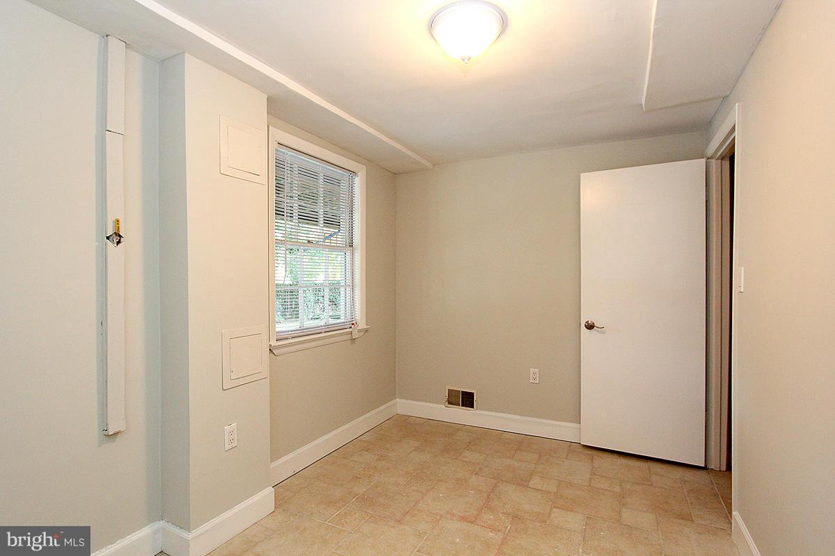 WILLERBURN ACRES - Residential Lease