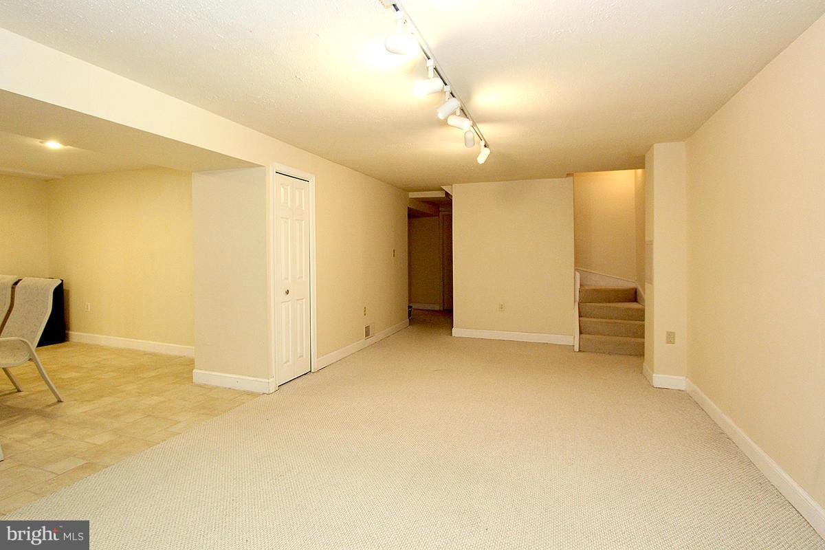 WILLERBURN ACRES - Residential Lease