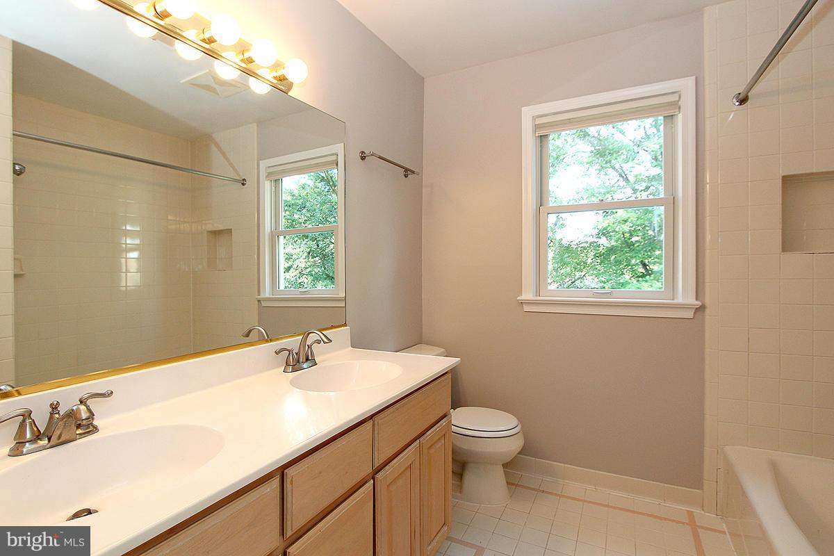 WILLERBURN ACRES - Residential Lease