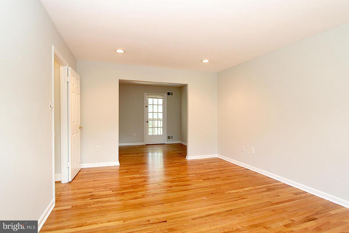 WILLERBURN ACRES - Residential Lease