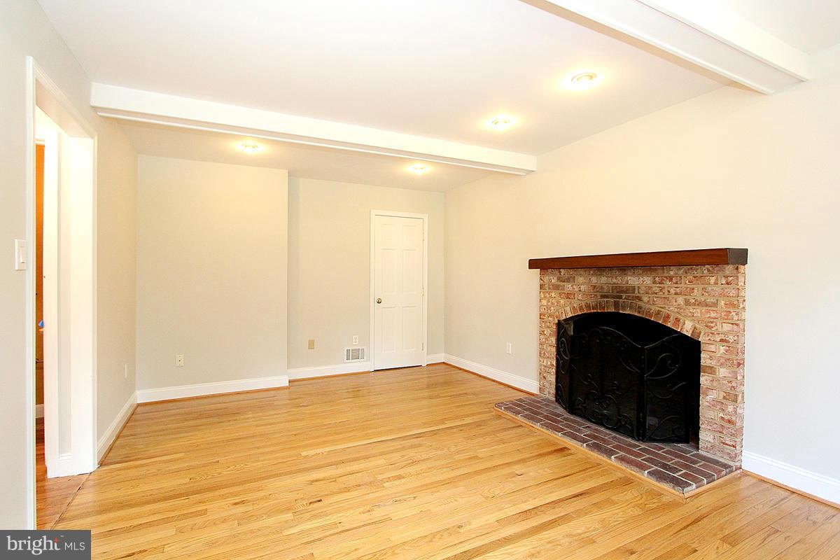 WILLERBURN ACRES - Residential Lease