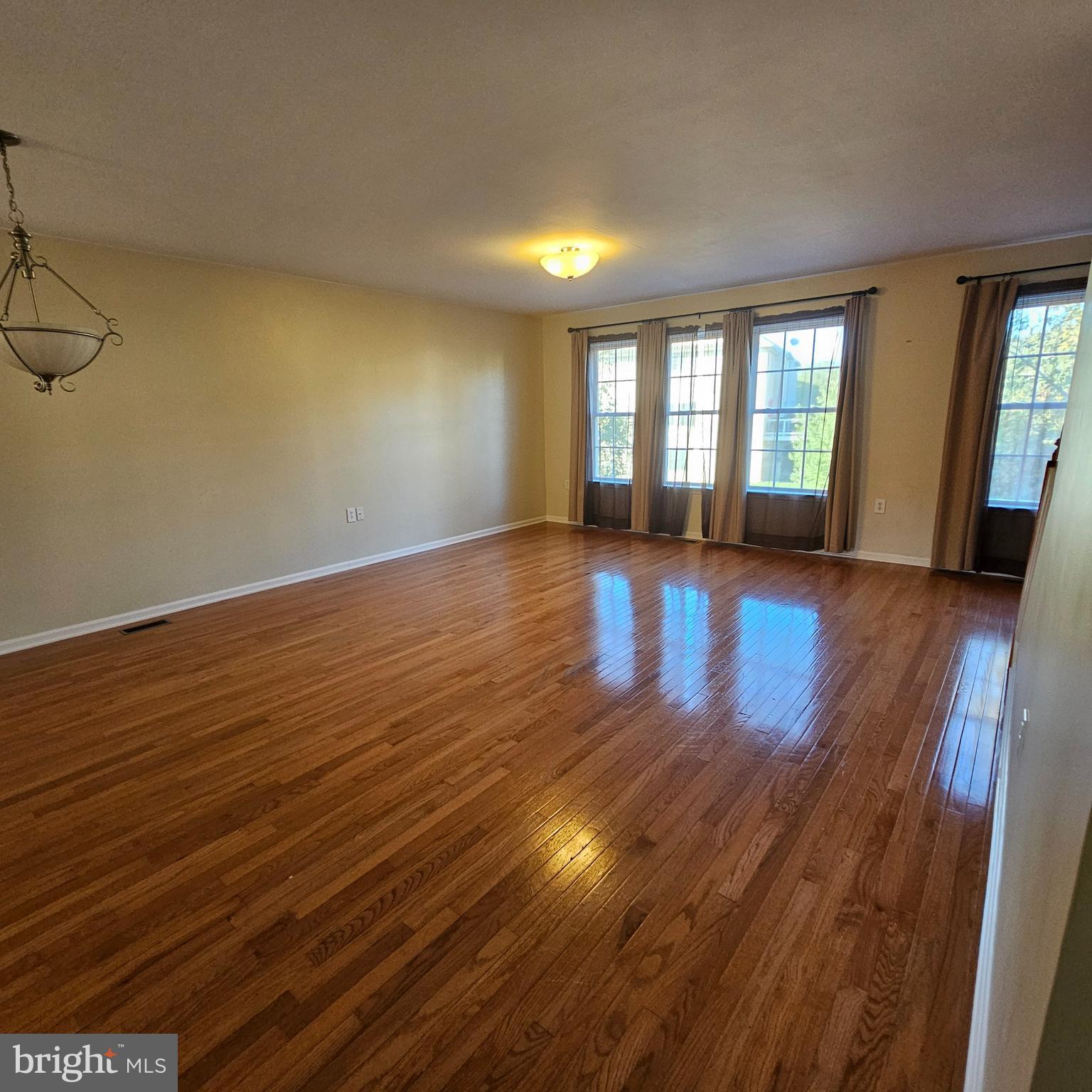 HAMMONDS MILL - Residential Lease