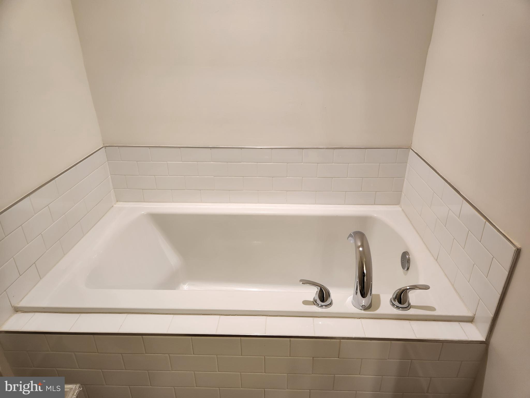 TOWNES AT TATE MANOR - Residential Lease