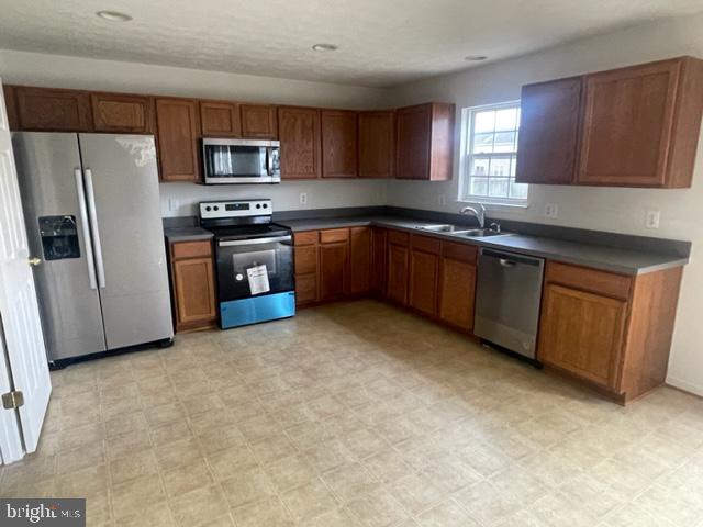 CATTAIL COMMONS - Residential