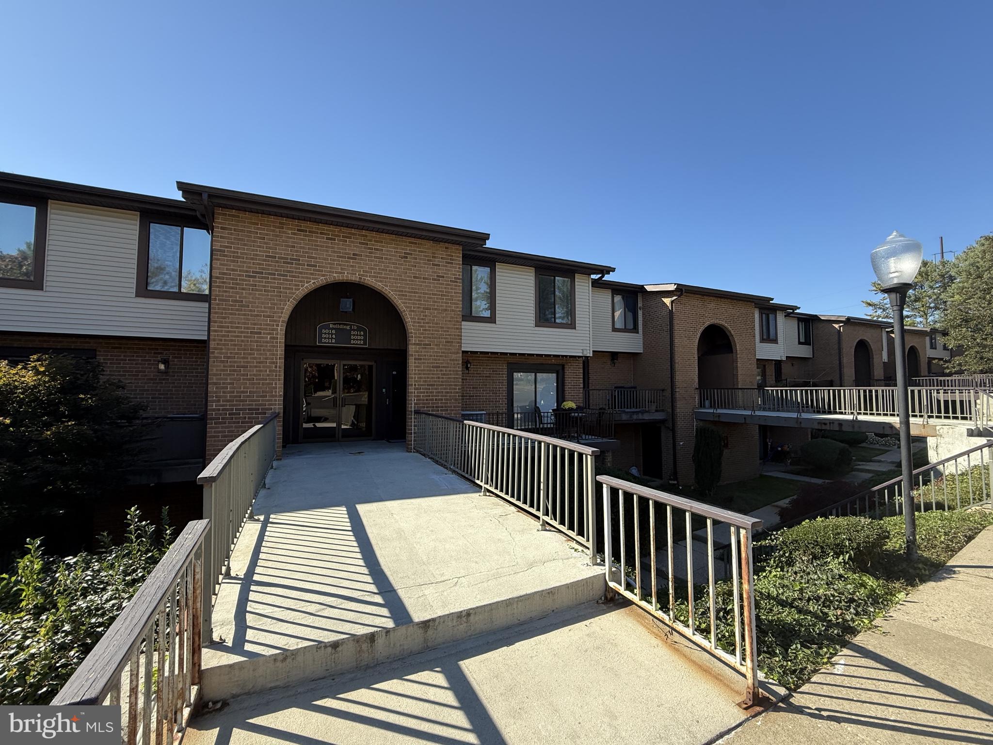 5020 W BRIGANTINE COURT 5020