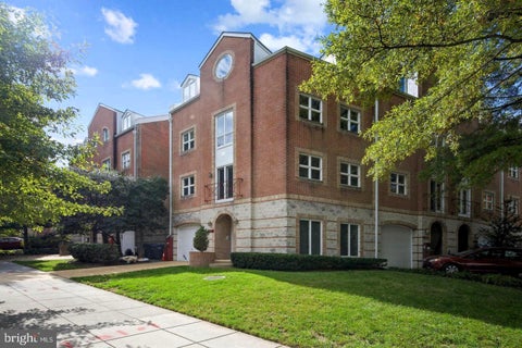 Photo of 5330 Connecticut Avenue NW, WASHINGTON, DC 20015 (MLS # DCDC2271500)