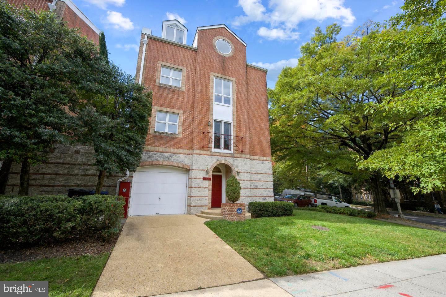 5330 CONNECTICUT AVENUE NW