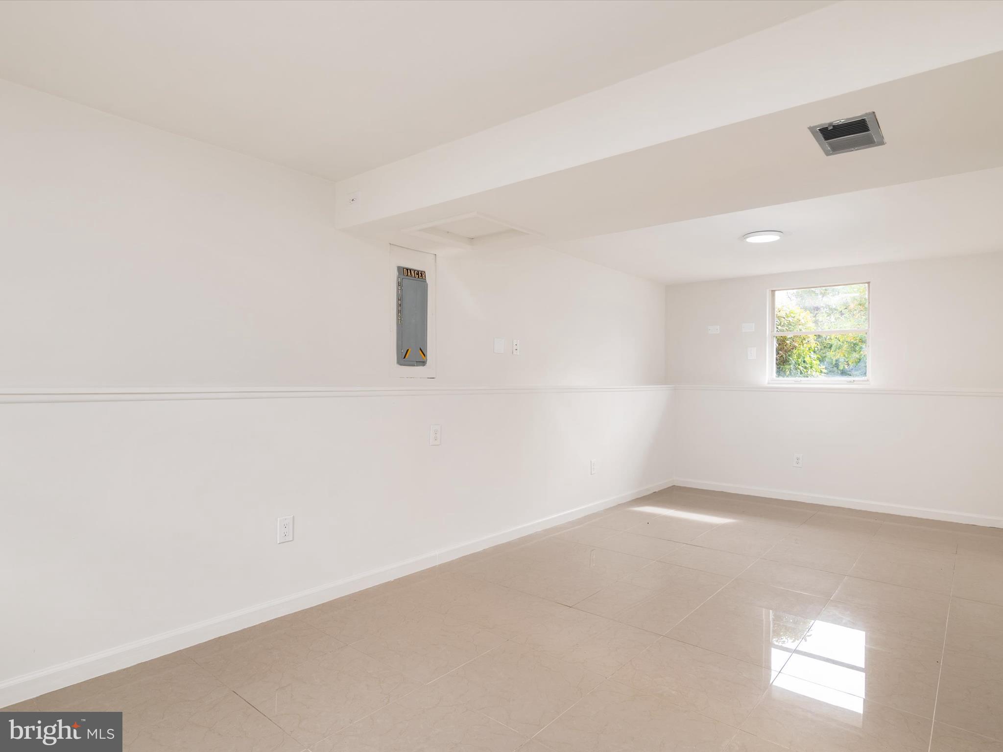 RAMBLEWOOD - Residential