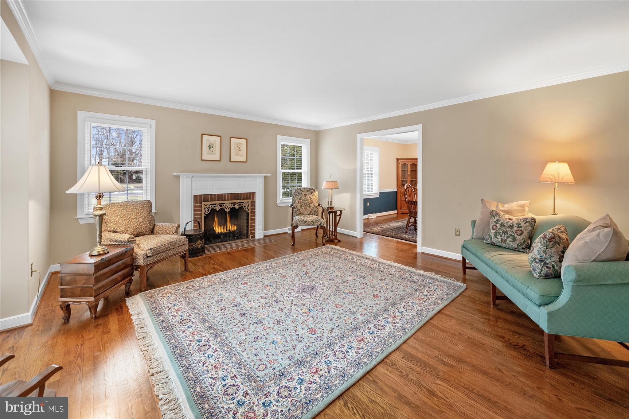 LARCHMONT - Residential