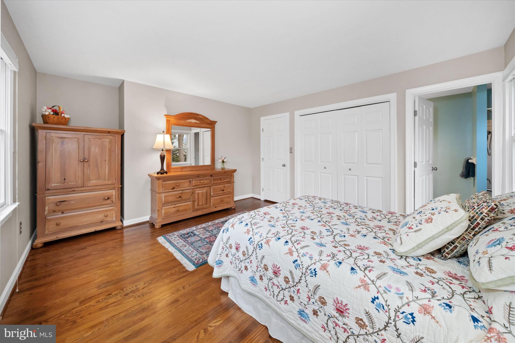 LARCHMONT - Residential