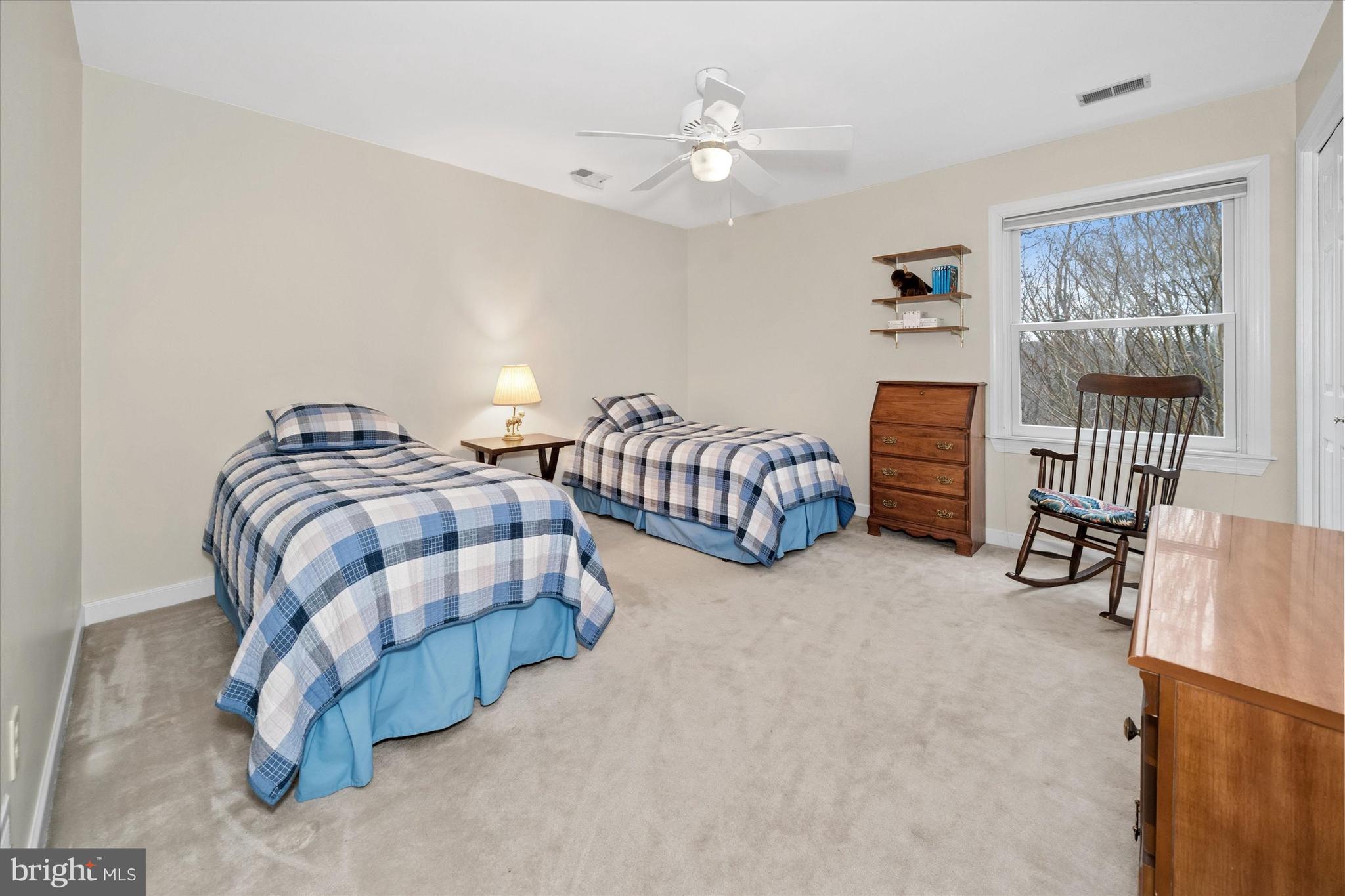 LARCHMONT - Residential